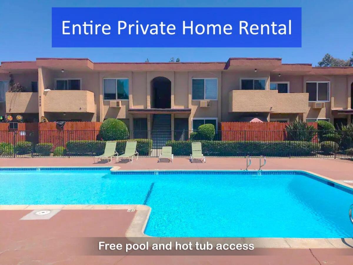 Entire Private 2-bedroom 3 Queen Bed, Pool & Free Parking, Available Now Holiday home